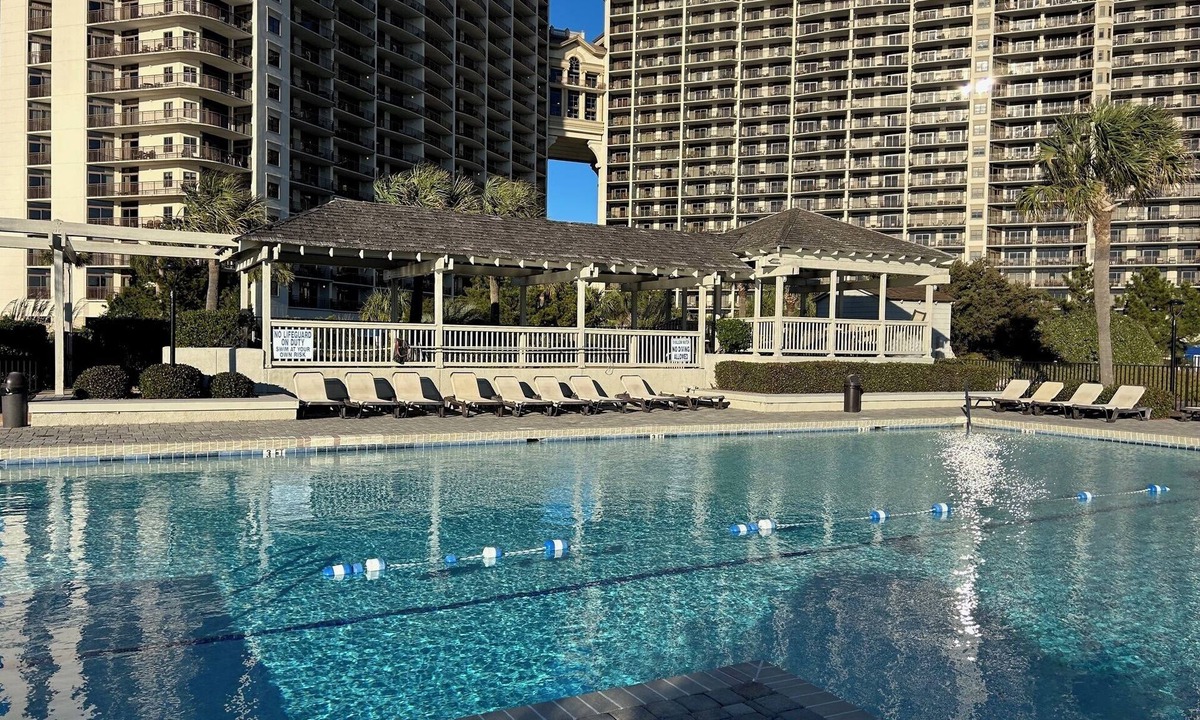 Briarcliffe Acres Condo | Charming 1-bedroom condo in fabulous Myrtle Beach with a 5 minute walk to beach.