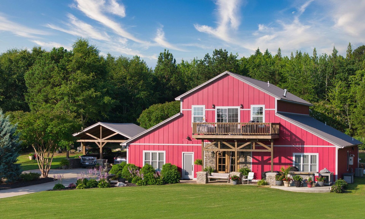 Easley Apartment | Charming 1200 sqft one BR barndominium upstairs apartment with mountain views.