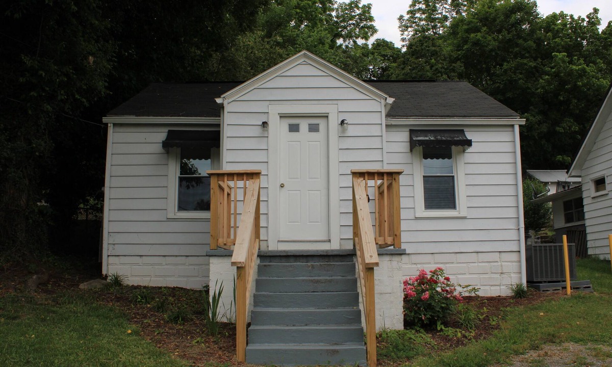 Kingsport House | Charming 2-bedroom house with AC in Kingsport