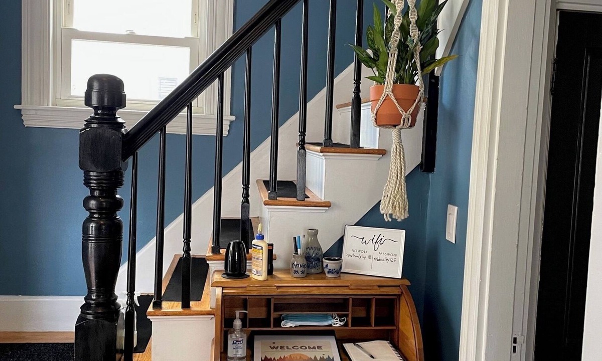 Auburn House | Charming 2-bedroom house in marvelous Auburn with AC, WiFi, and fenced yard.