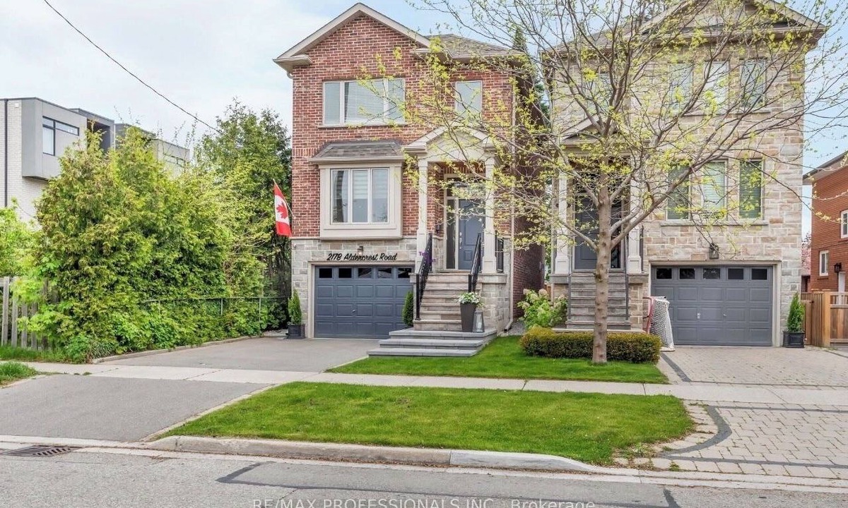 Alderwood House | Charming, Family Friendly 3 bedroom House with Home Theatre near airport/transit