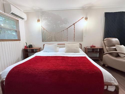Anderson House | Charming Romantic Lakefront Cottage or Guest Room Depending on Availability Near Golf