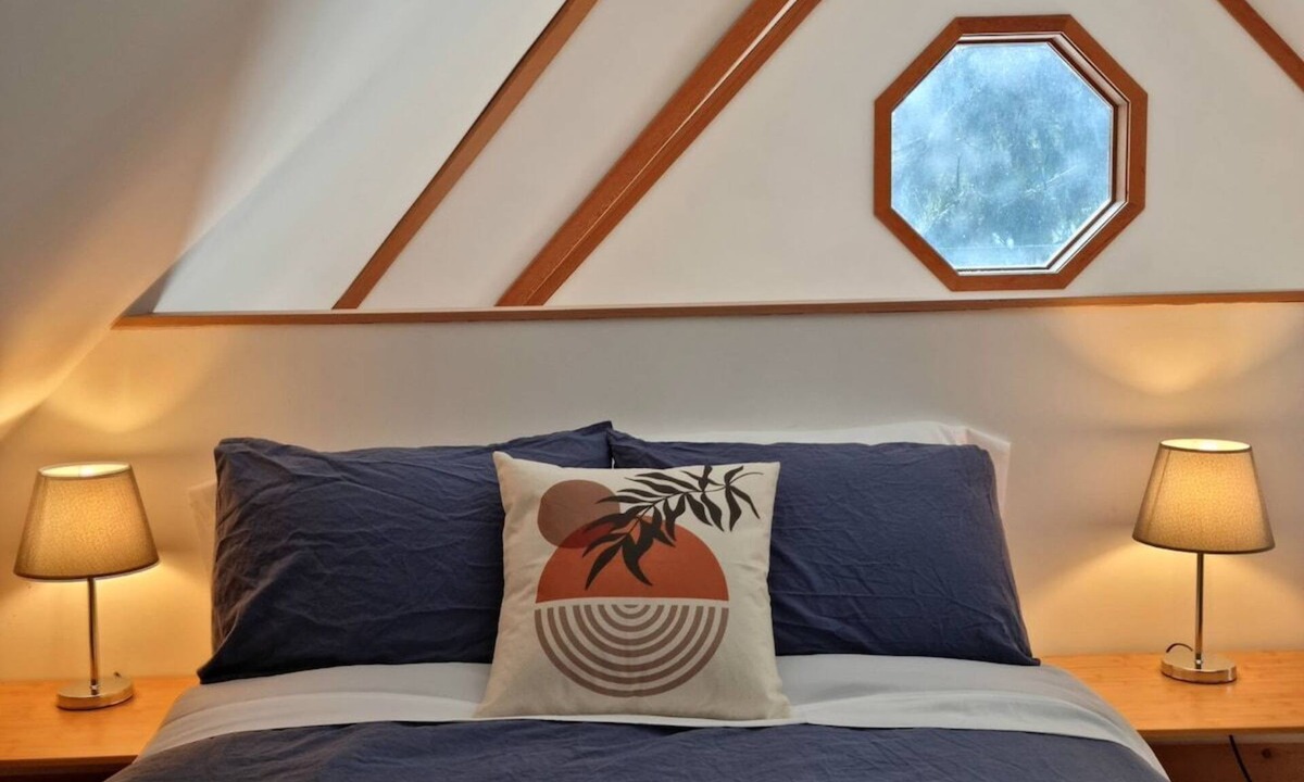 Salt Spring Island House | Charming waterfront Salt Spring Island B&B