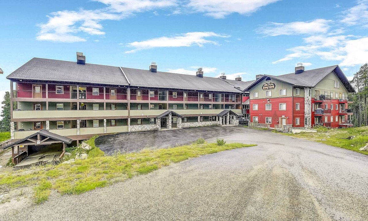 Big White Ski Resort Condo | Chateau on the Ridge by Okanagan Premier
