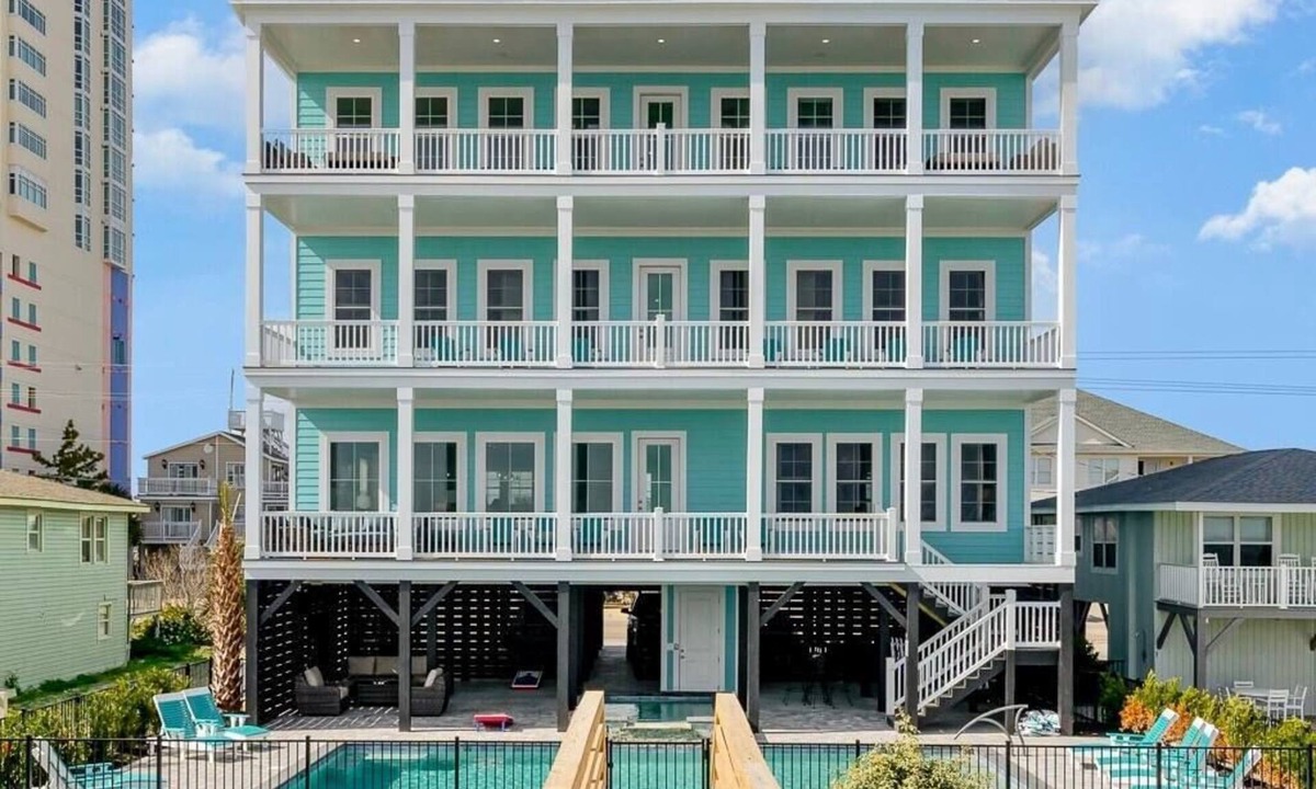 Cherry Grove Beach House | Check In Any Day! Carolina Dreamin 8BR Pool/Oceanfront
