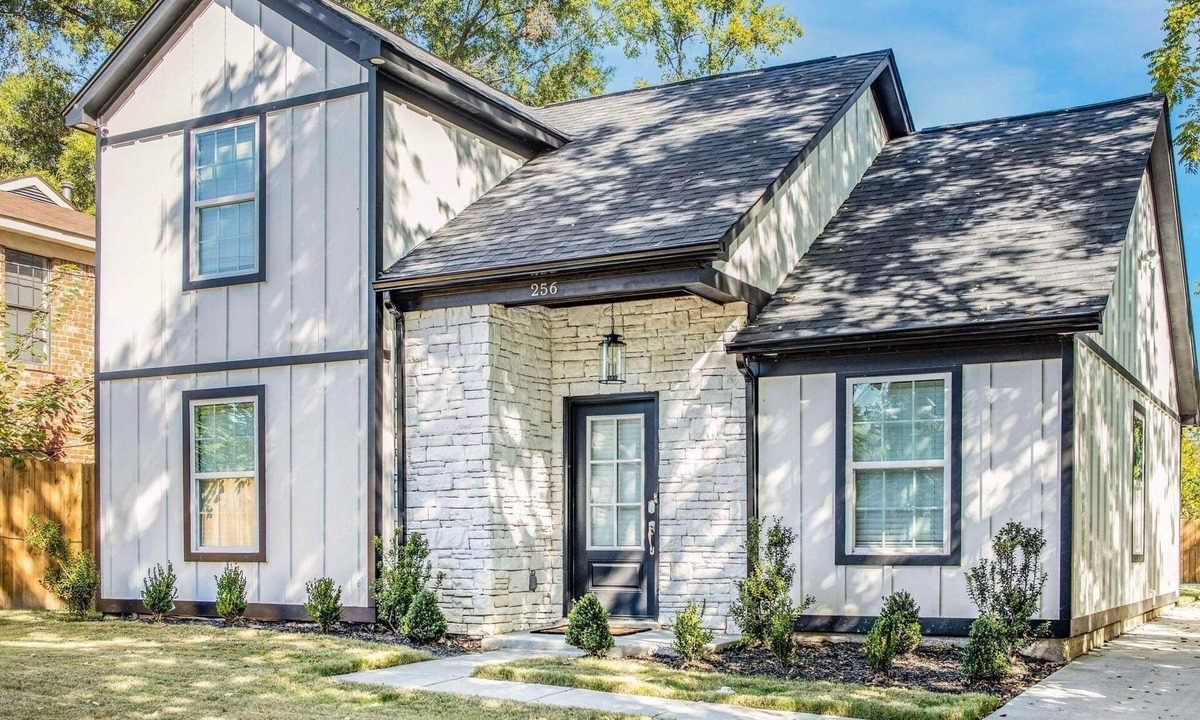 South Memphis House | Chic Memphis 4BR Home w/EV Charger
