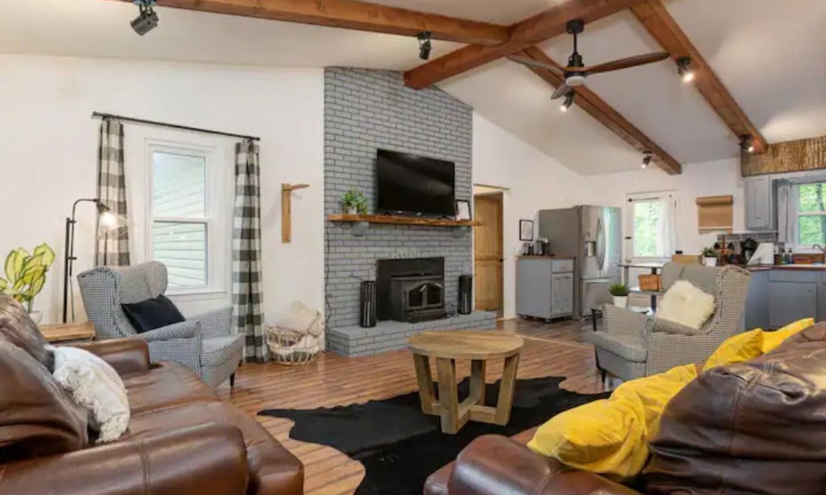 Brevard House | Chic Modern Mountain Hideaway