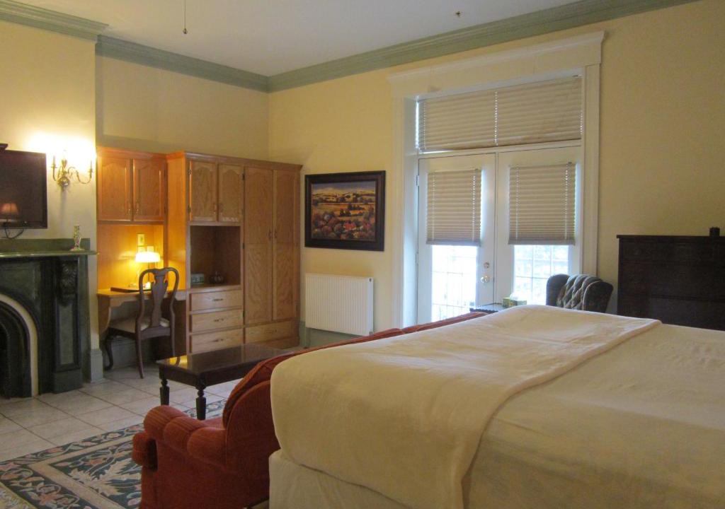 Saint John Apartment | Chipman Hill Suites - Senator Dever House