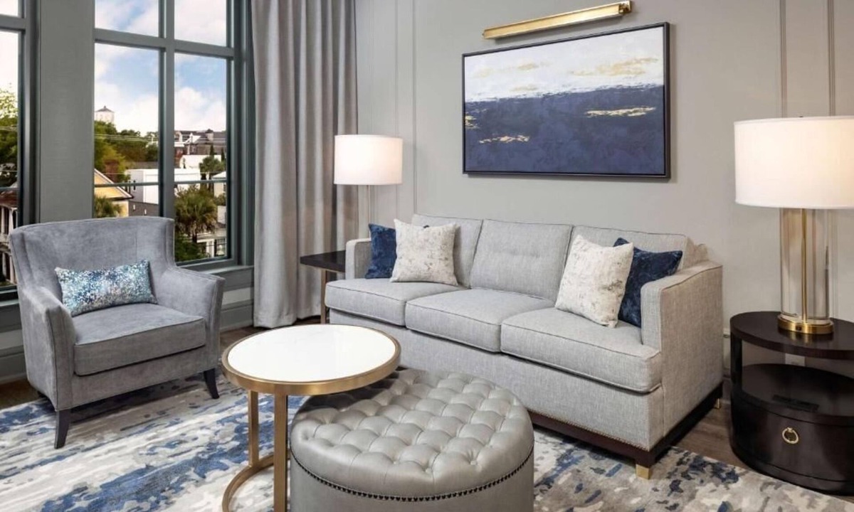 Ansonborough Hotel | City Base w/Kitchen & Balcony, Near Liberty Square & Waterfront Park