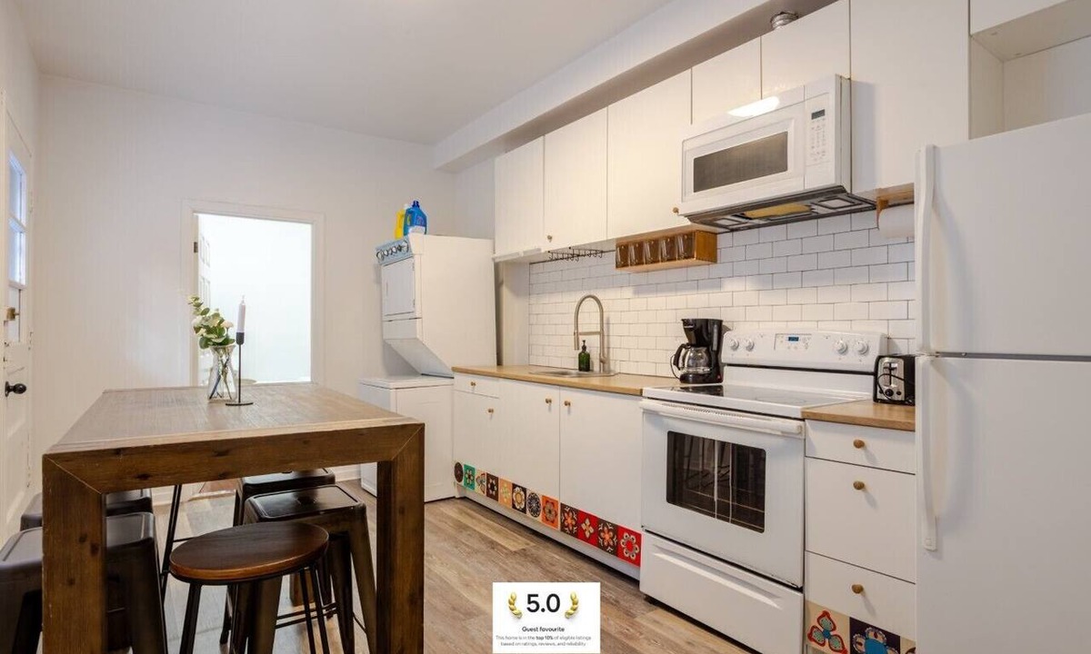 Plateau Mont Royal Apartment | Cityside 3BR – Downtown Living in Plateau
