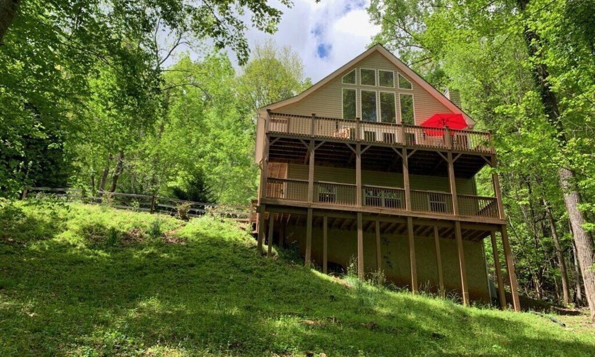 Franklin House | Copper Fox Mountain Home - 4bd/1loft/4ba, 2 Kitchens, 2 Living Rooms, 2 Decks