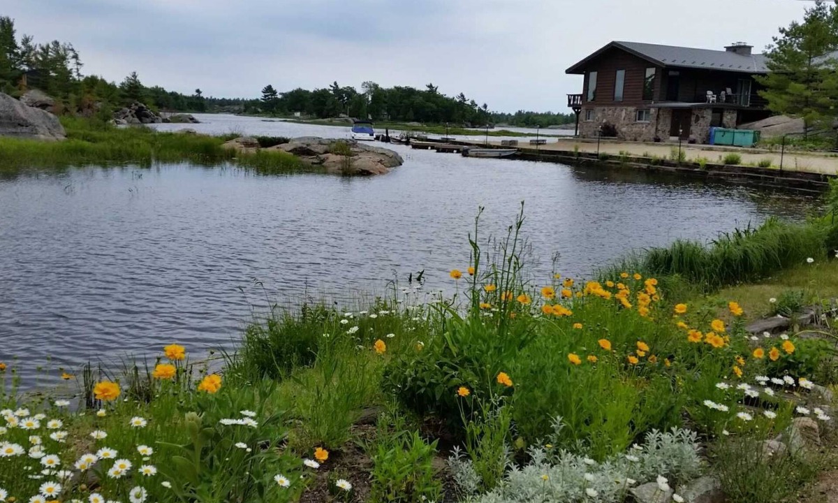 Carling Cabin | Cottage #10 - 2 Bedroom Cottage - Katawoda Cottages