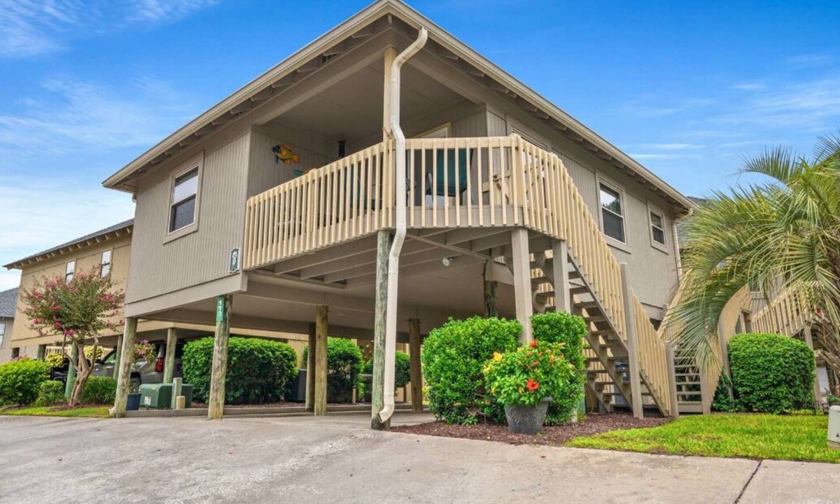 Myrtle Beach Cottage | Cottage 4 min walk to the beach and Ocean Annies, 2 bed, 2 bath, Shore Dr. area,
