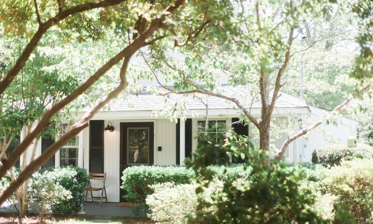 Summerville Historic District Cottage | Cottage Getaway in Historic Summerville