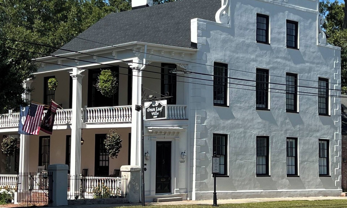 Camden Apartment | Cozy 1-bedroom apartment at Greenleaf Villa. Downtown Camden, SC.