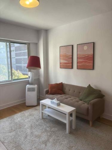 Milton Park Apartment | Cozy 1BDR in Prime location - Walk to Everything
