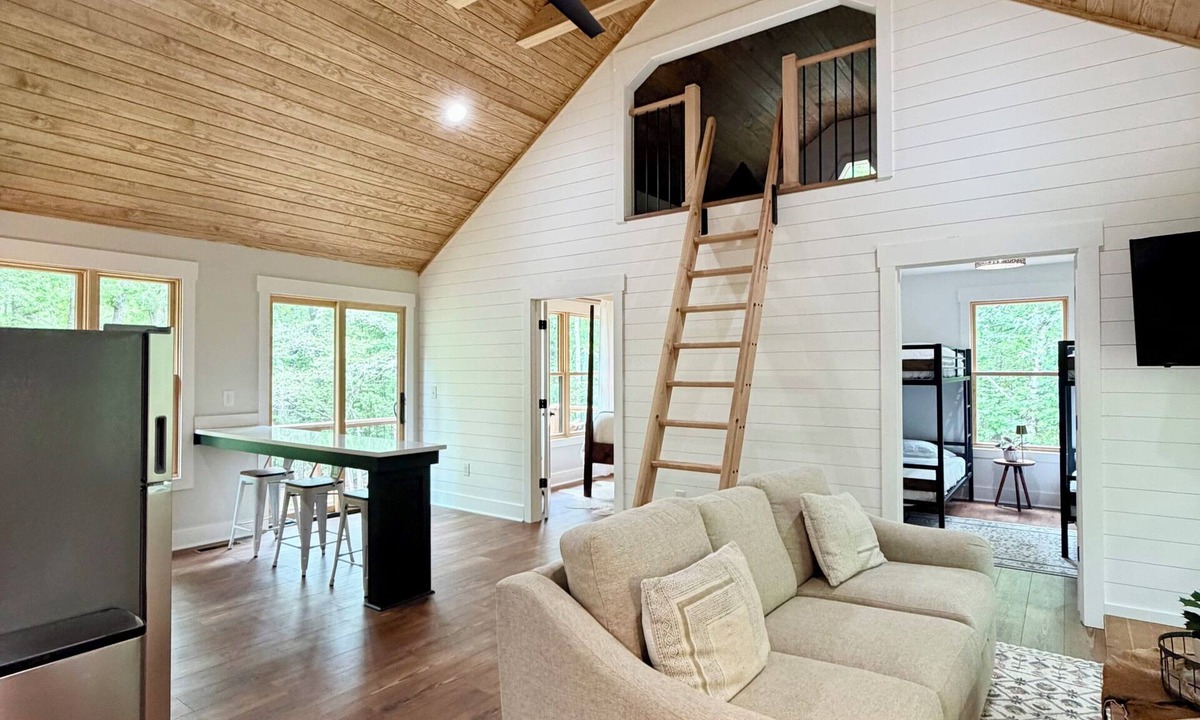 Central Cottage | Cozy 2 BR Wooded Escape with pool - Only 11 min to Clemson