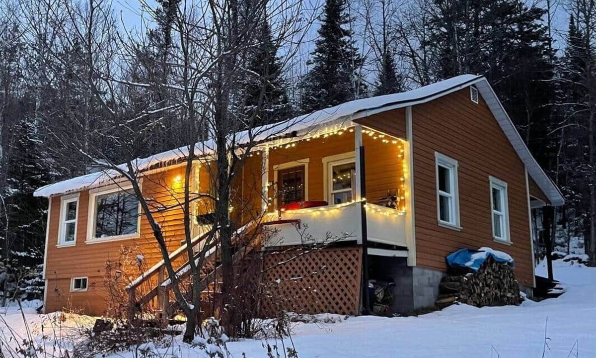 Lac Superieur Village Ski Chalet | Cozy 3 bd, 8 min North Side Tremblant ski lifts