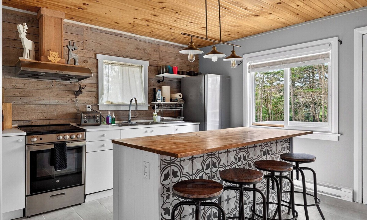 Val-des-Monts Cottage | Cozy 3 Bedroom Cottage on Lac St.Pierre