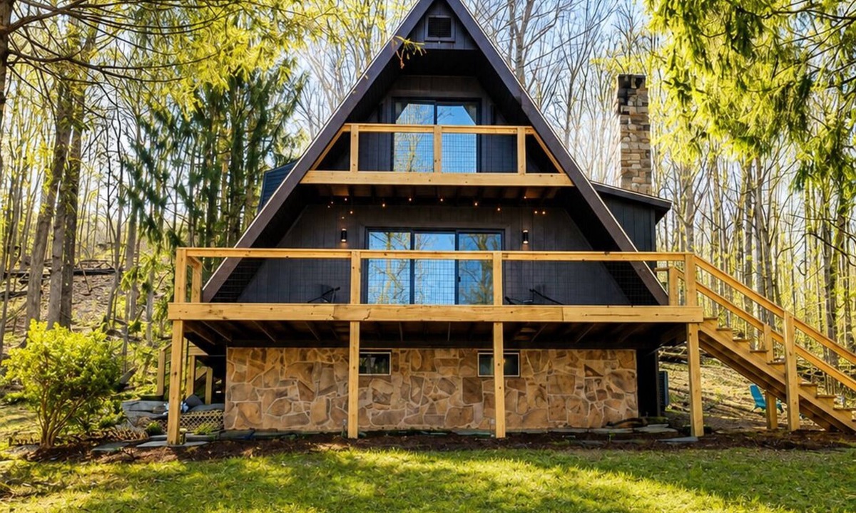 Wytheville Cabin | Cozy Cabin Retreat - Relax & Unwind in Wytheville