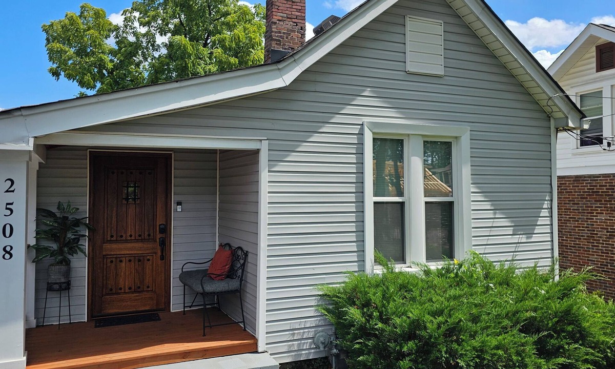 East Nashville Cottage | Cozy Cottage @ Trevecca