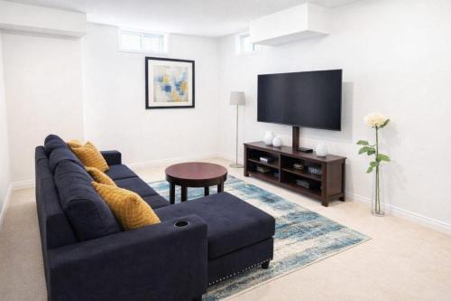 Halton Regional Municipality Apartment | Cozy Guest Suite with Private Bathroom & Entrance