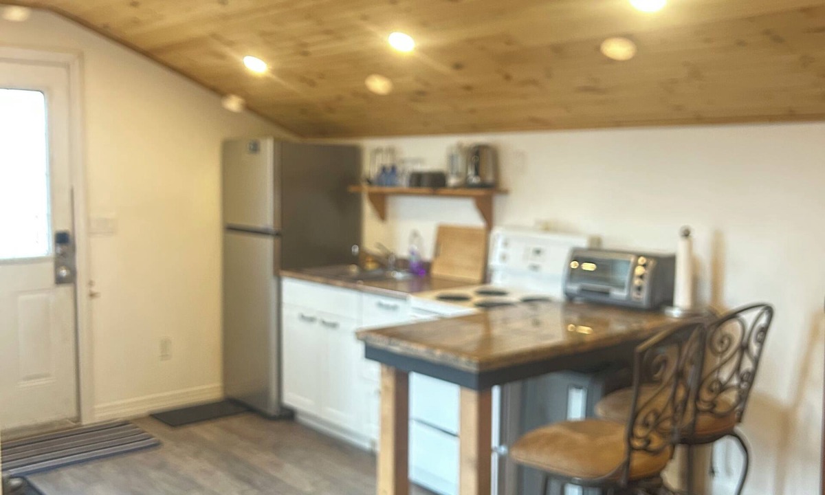 Brock Apartment | Cozy outbuilding apartment. Raised private deck. Water front parkette.