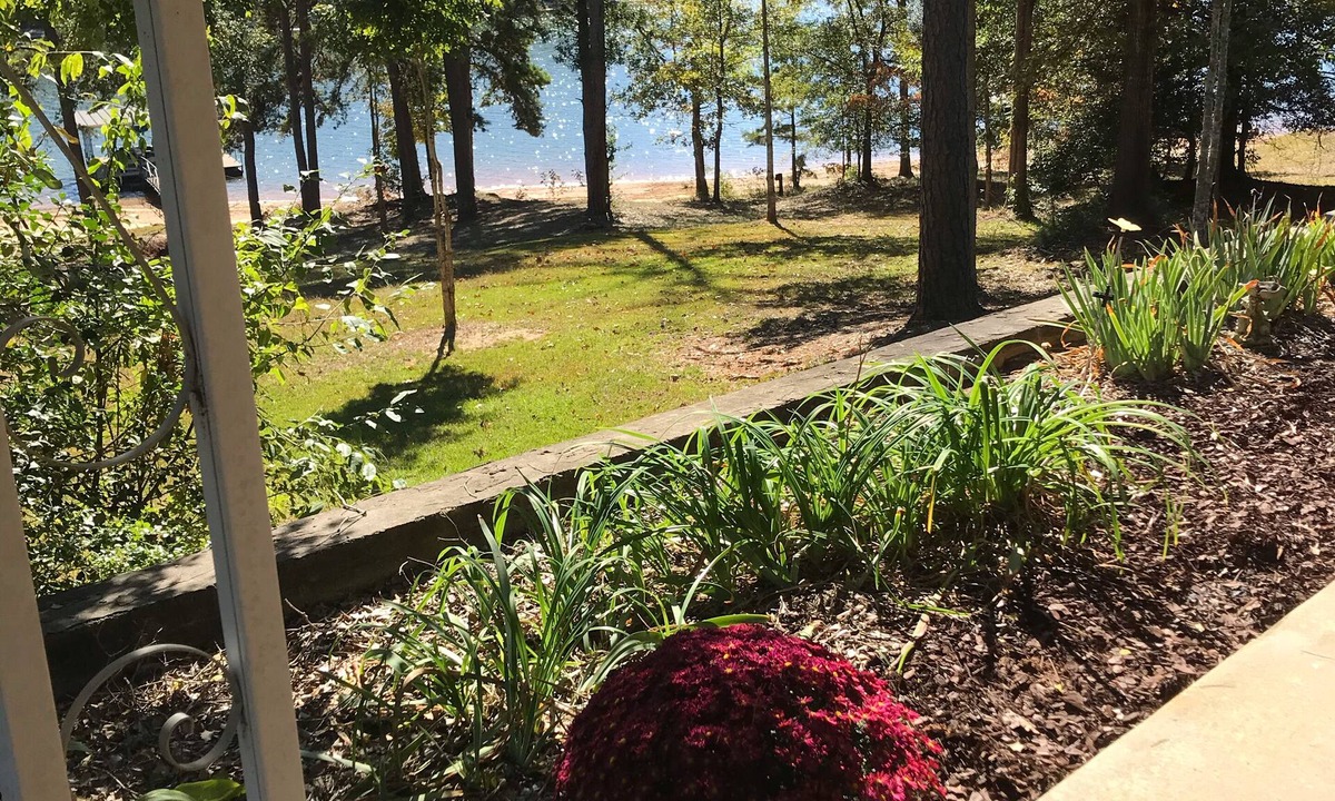 Fair Play House | Cozy Retreat on Lake Hartwell- come enjoy our beautiful sunsets!