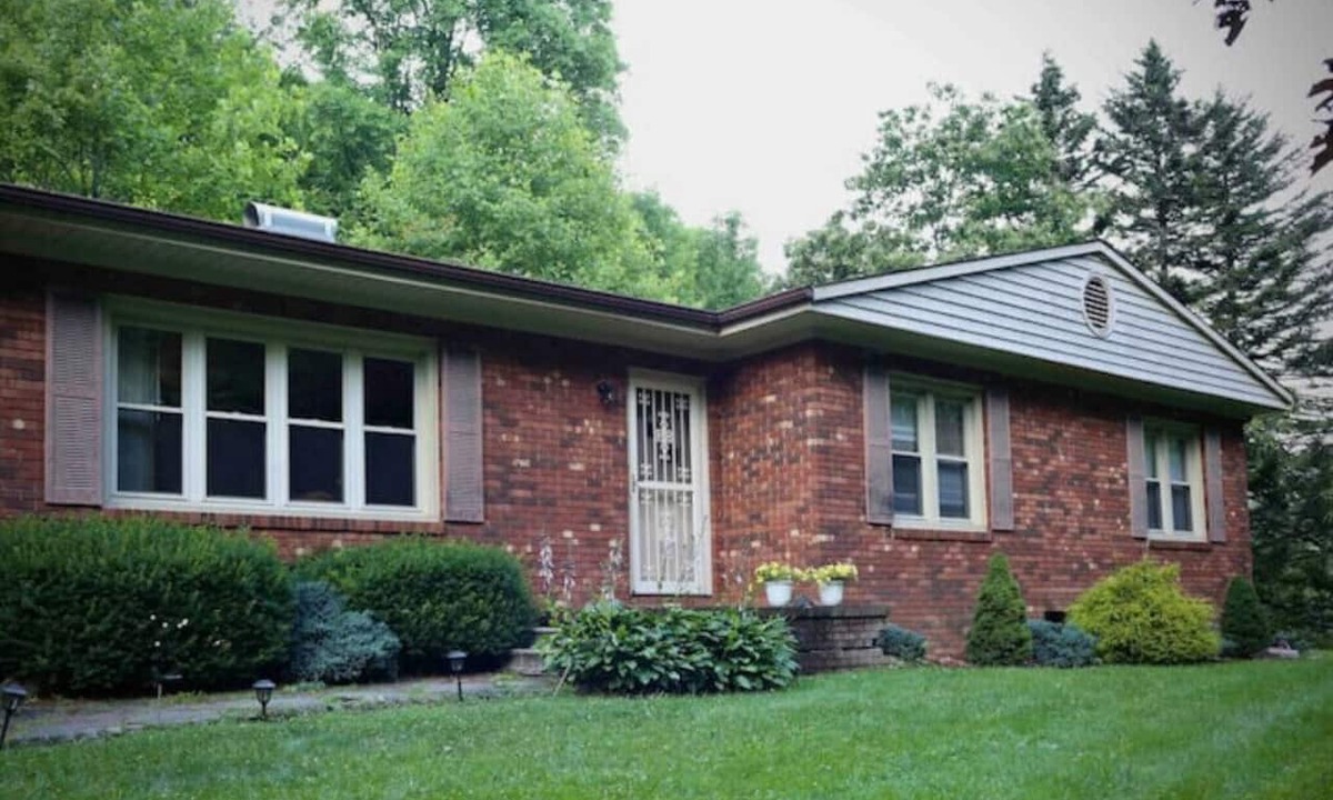Lansing House | Creekside Rural Retreat in Beautiful Ashe County