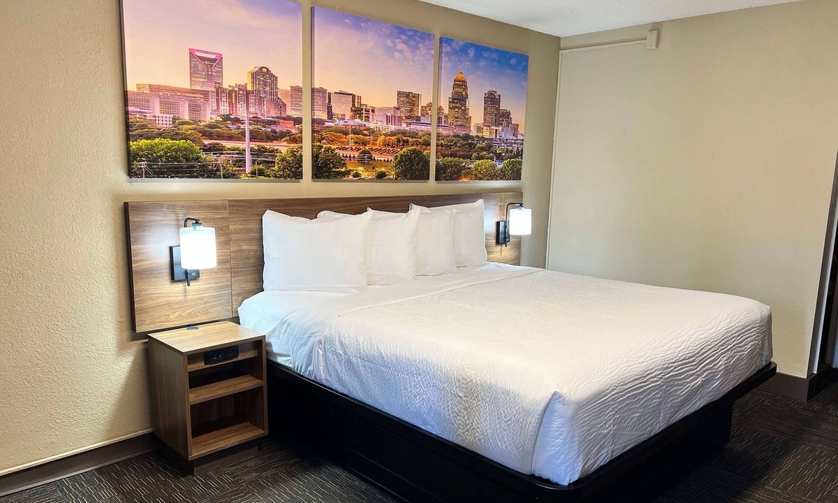 Monroe Hotel | Days Inn by Wyndham Monroe NC