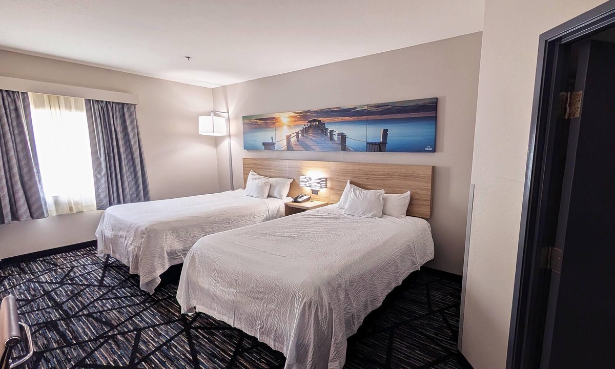 Grovetown Hotel | Days Inn & Suites by Wyndham Augusta Near Fort Eisenhower