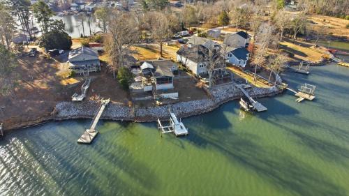 Leesville House | Deep Water Stays on Lake Murray