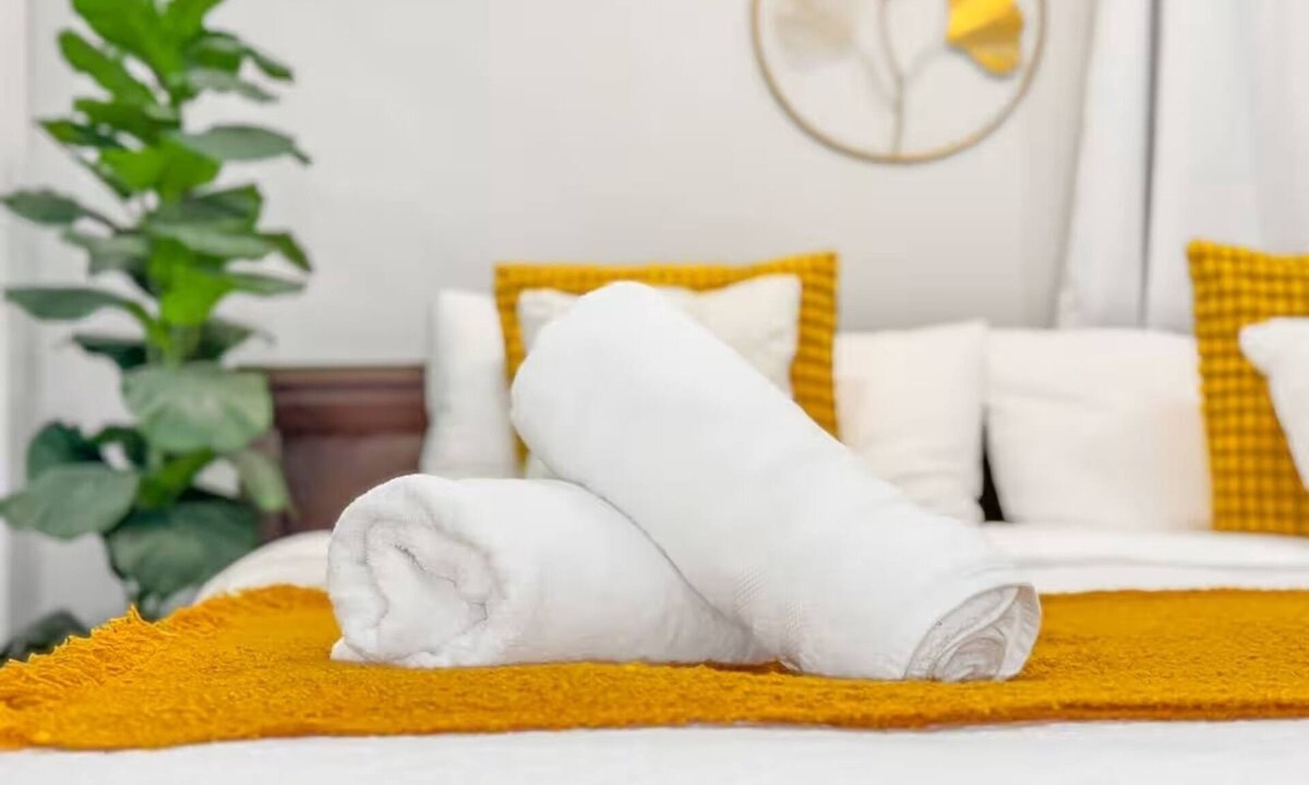 Oakville House | Designer suits 4BR Basement apartments in Oakville Jashwa Creek.