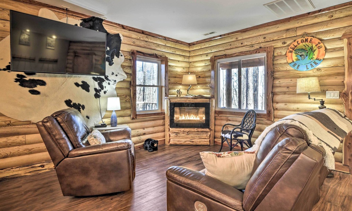 Pittsville Cottage | Dock w/Boat Slip: Cozy Cabin Near Leesville Lake!