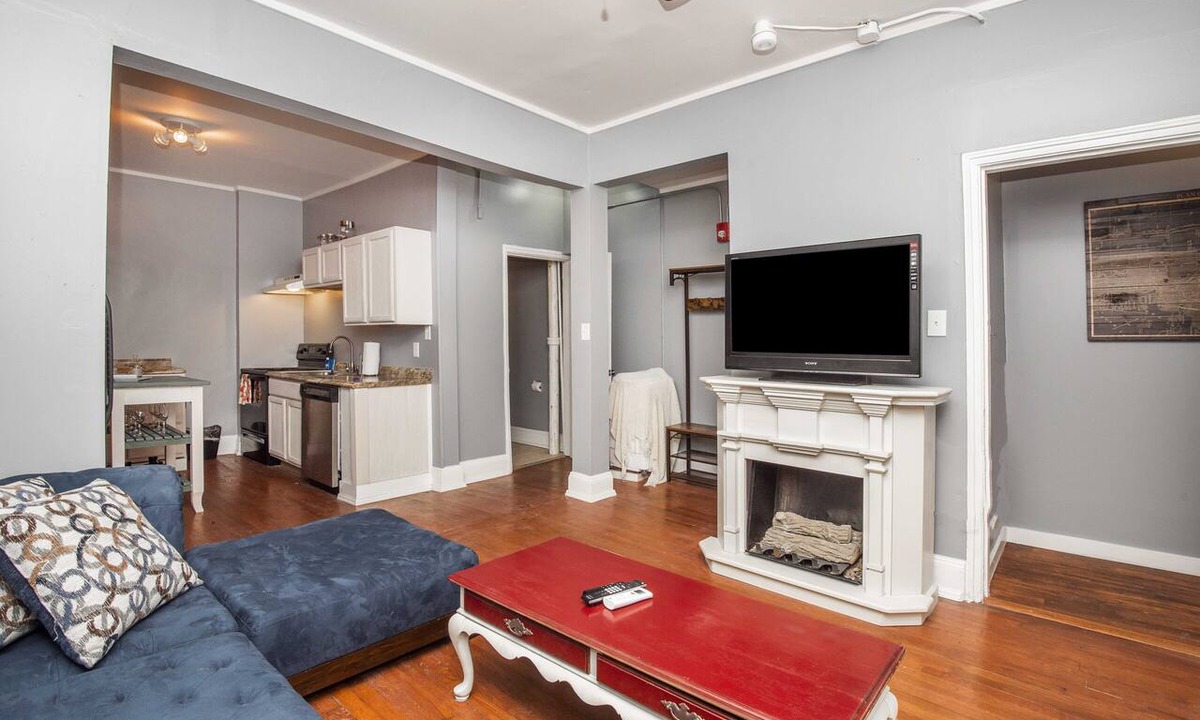 Downtown Knoxville Apartment | Downtown Riverviews Walk To Market Sq & UT Get 3 Night Beach Trip by Booking