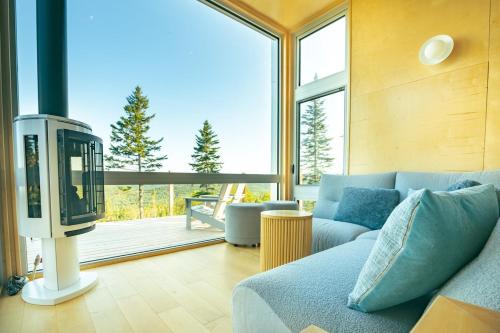 Lac Beauport Ski Chalet | DUN - Panoramic View with Spa Near Quebec City