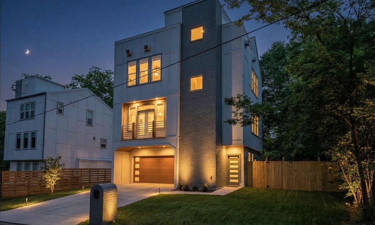 East Nashville House | East Nash 3mi to DT Rooftop Hot Tub Walk 2 Bars