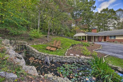 Kingsport House | Easy Hiking & Sightseeing! Kingsport Home w/Deck
