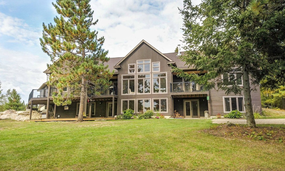 Madawaska Apartment | Enjoy 3 bed, Lower Level Waterfront on 280 acres