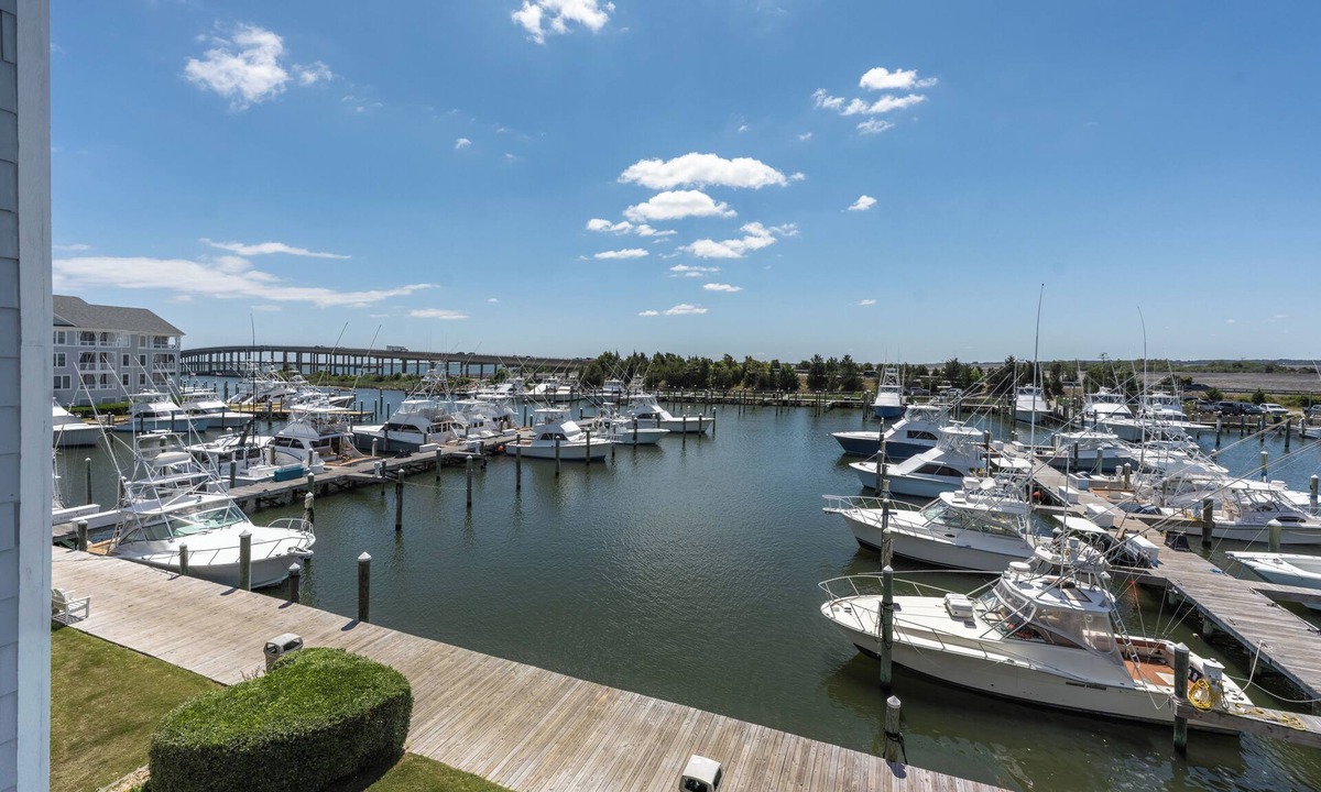 Manteo Condo | Escape from Reality - Sailfish Point Villa 5201 - Marvelous Marina-Front Condo