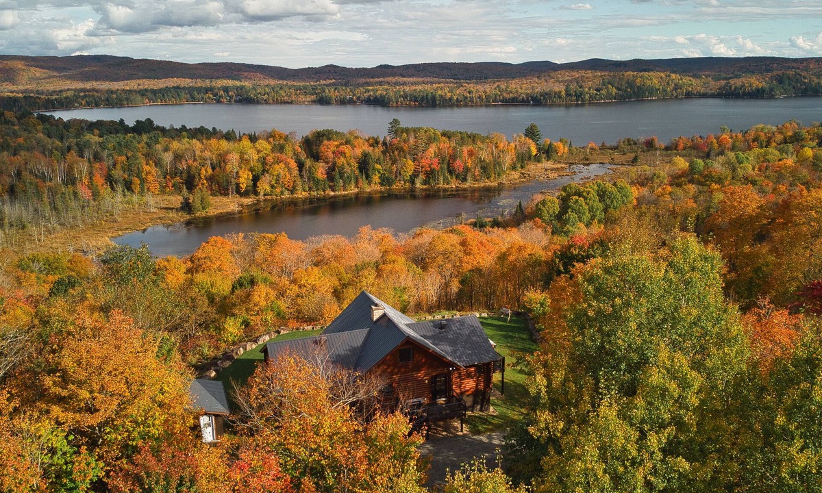 Lakeview Ski Chalet | Escape to Serenity: Mountain-Top Cottage with Stunning Lake Views in Harrington