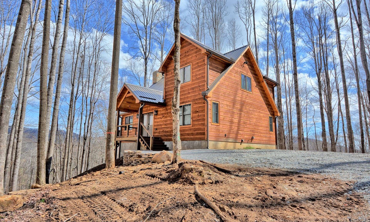 Todd Cabin | Experience luxury at It'll Do Cabin in Todd, NC—spacious 4BR, mountain views, great amenities!