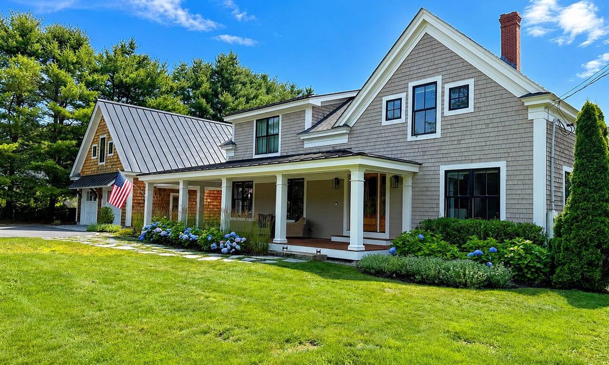 Falmouth Foreside House | Falmouth Foreside Cottage Escape - Luxe Kitchen + Walk to the Water!