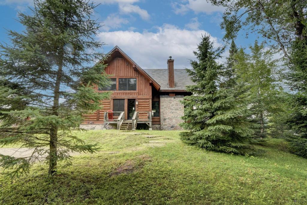Lac Superieur Village House | Family cottage with resort