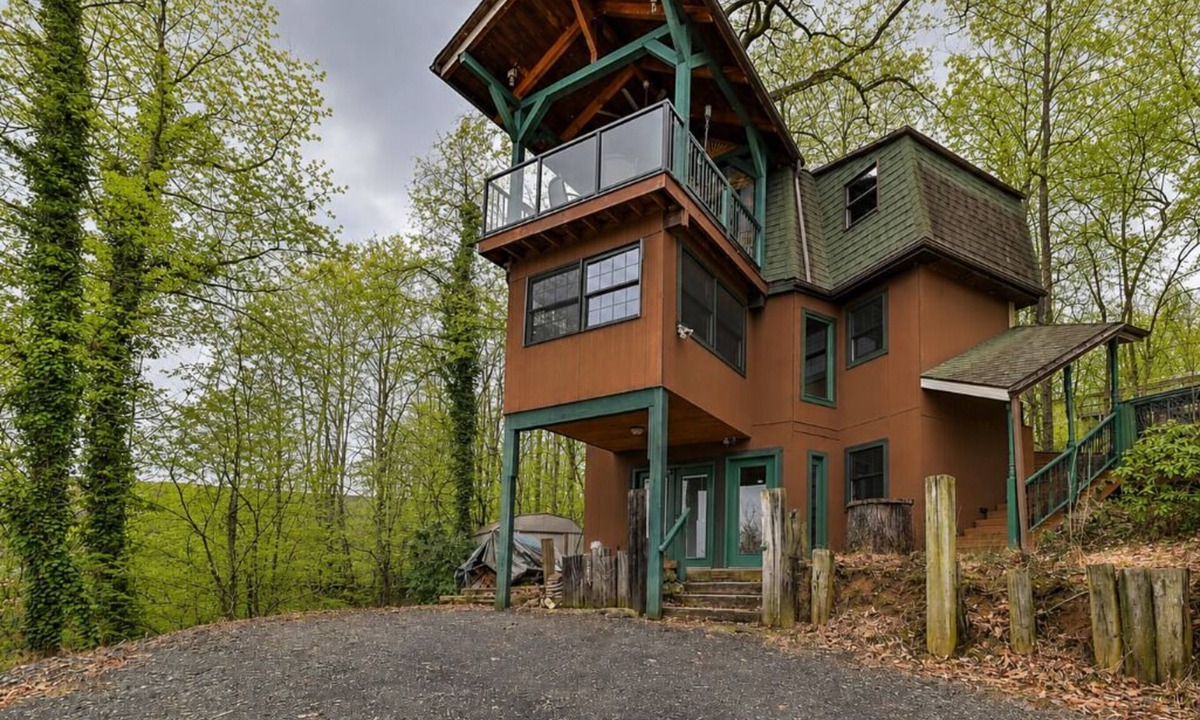 Oak Grove House | Family-Friendly Lakefront Home – 3 Bedrooms, Amazing Lake Views