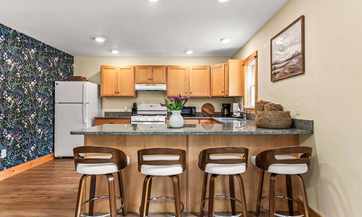 Blue Hill House | Fern Cottage - NEW Cottage in Blue Hill!