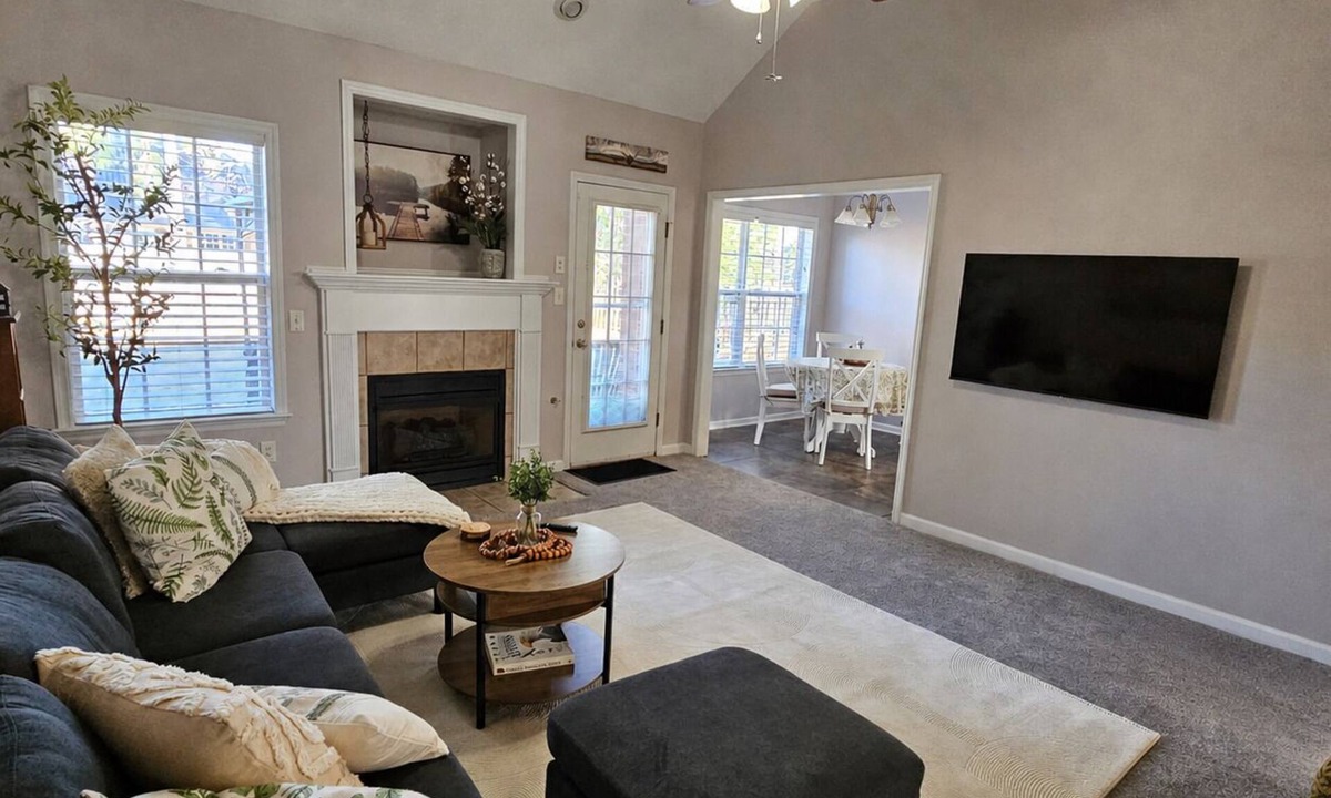 Grovetown House | Fort Eisenhower TDY Rental, 3BR, 2 Bath, 2-car garage - just 5 min. to Gate 3.