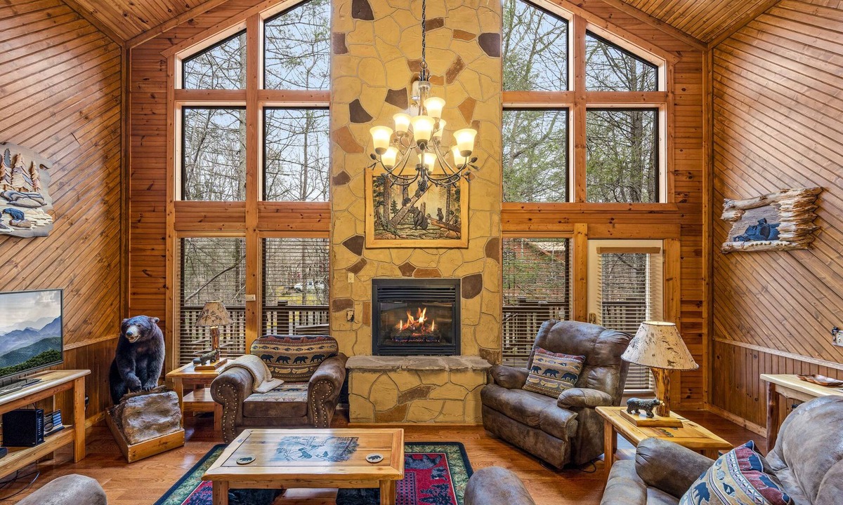 Gatlinburg Cabin | Free Tickets to Dollywood, Anakeesta, and other Attractions