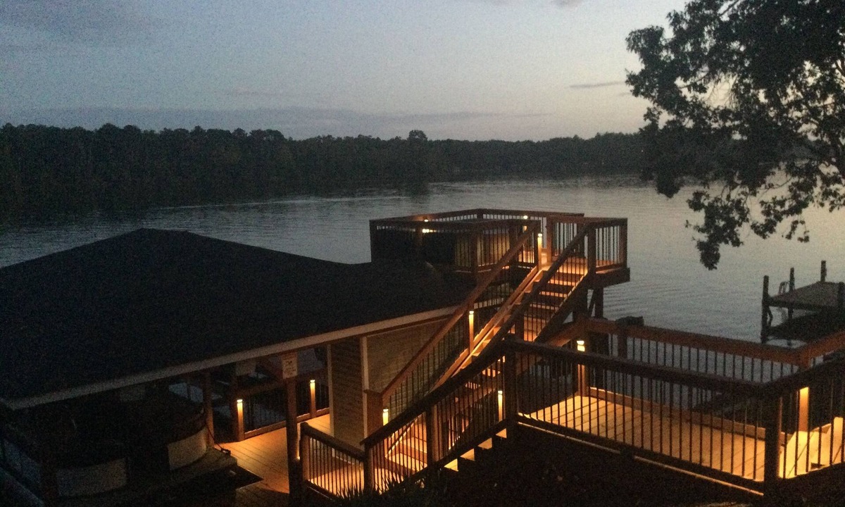 Albemarle House | FREE USE OF OUR 2022 23’ TRITOON EVERY RENTAL DAY May 1st- Oct 31st