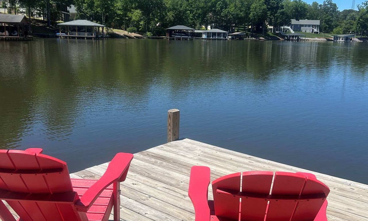 Littleton House | FRESHLY RENOVATED! Premium Waterfront 5BDR/3.5BA w/Boat House, Kayaks, more!